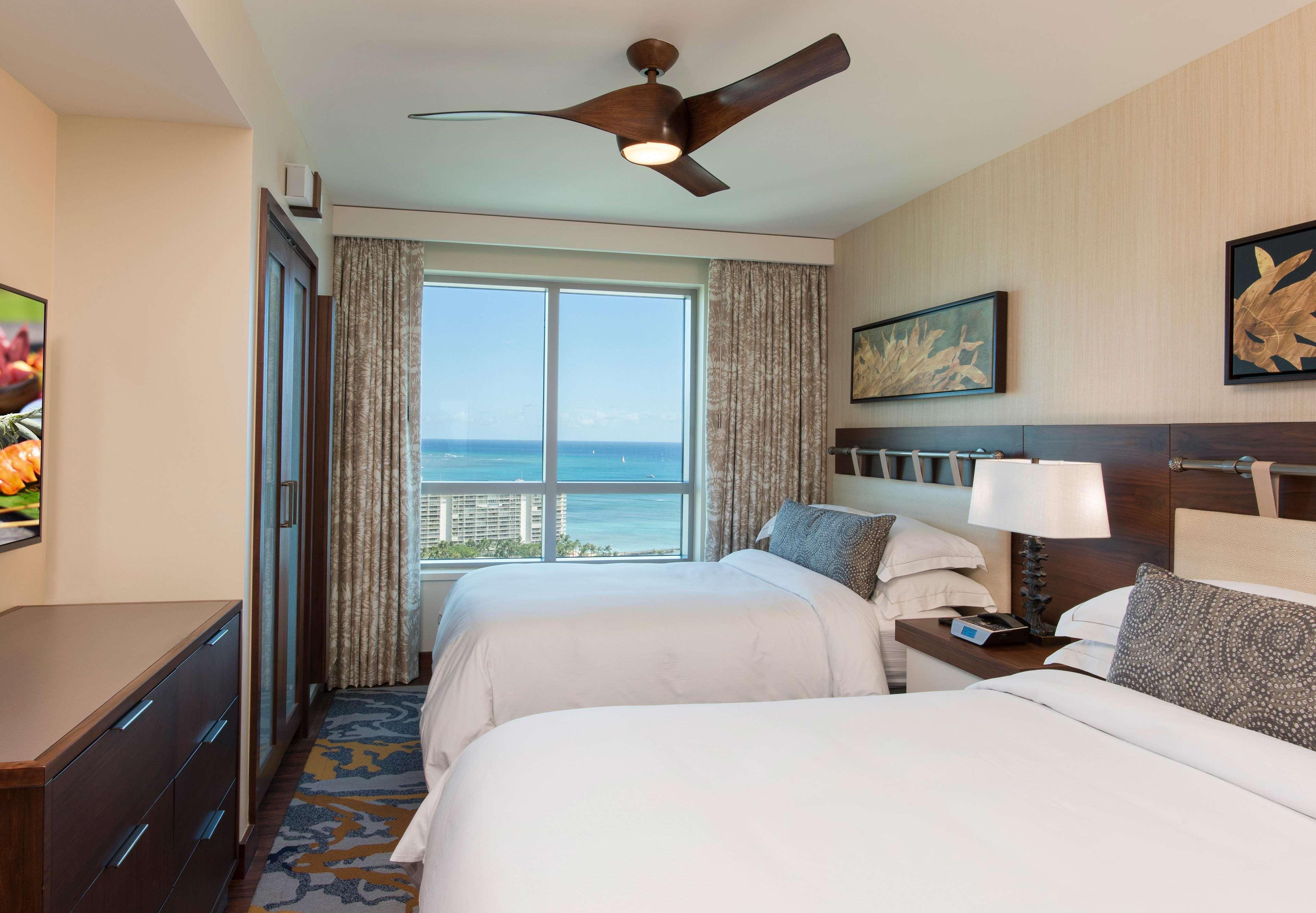 Отель Hilton Grand Vacation Club The Grand Islander Waikiki Гонолулу Экстерьер фото