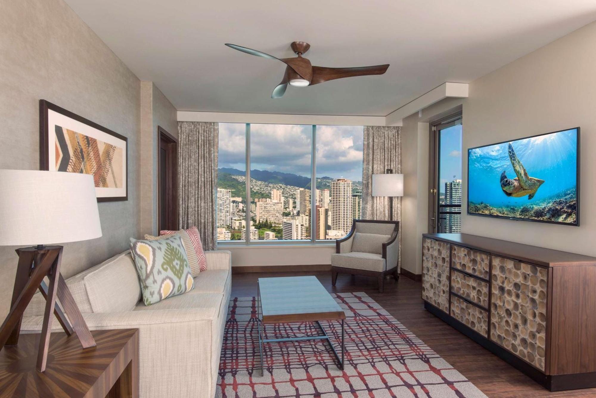 Отель Hilton Grand Vacation Club The Grand Islander Waikiki Гонолулу Экстерьер фото
