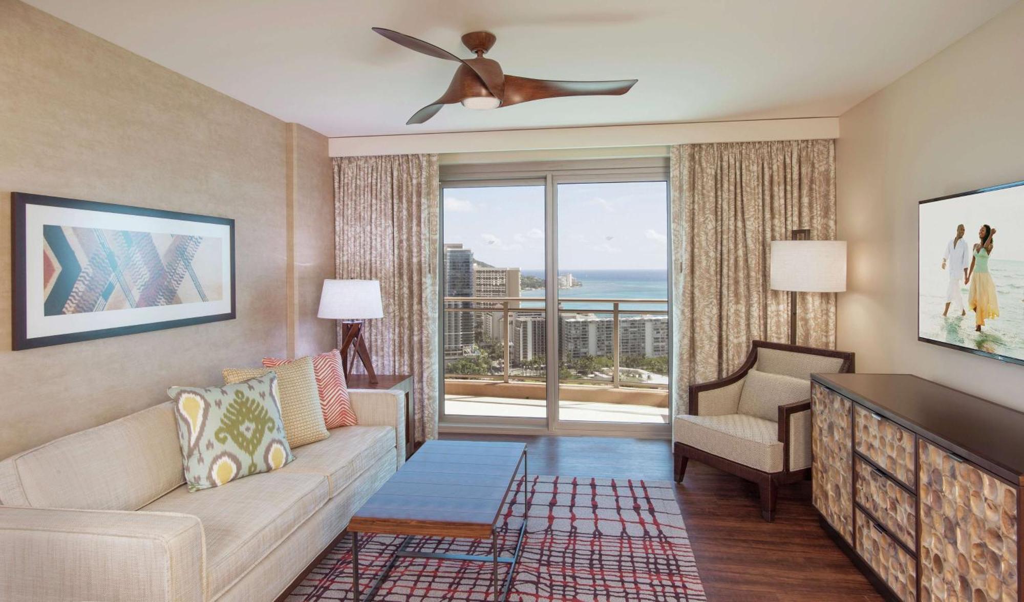 Отель Hilton Grand Vacation Club The Grand Islander Waikiki Гонолулу Экстерьер фото