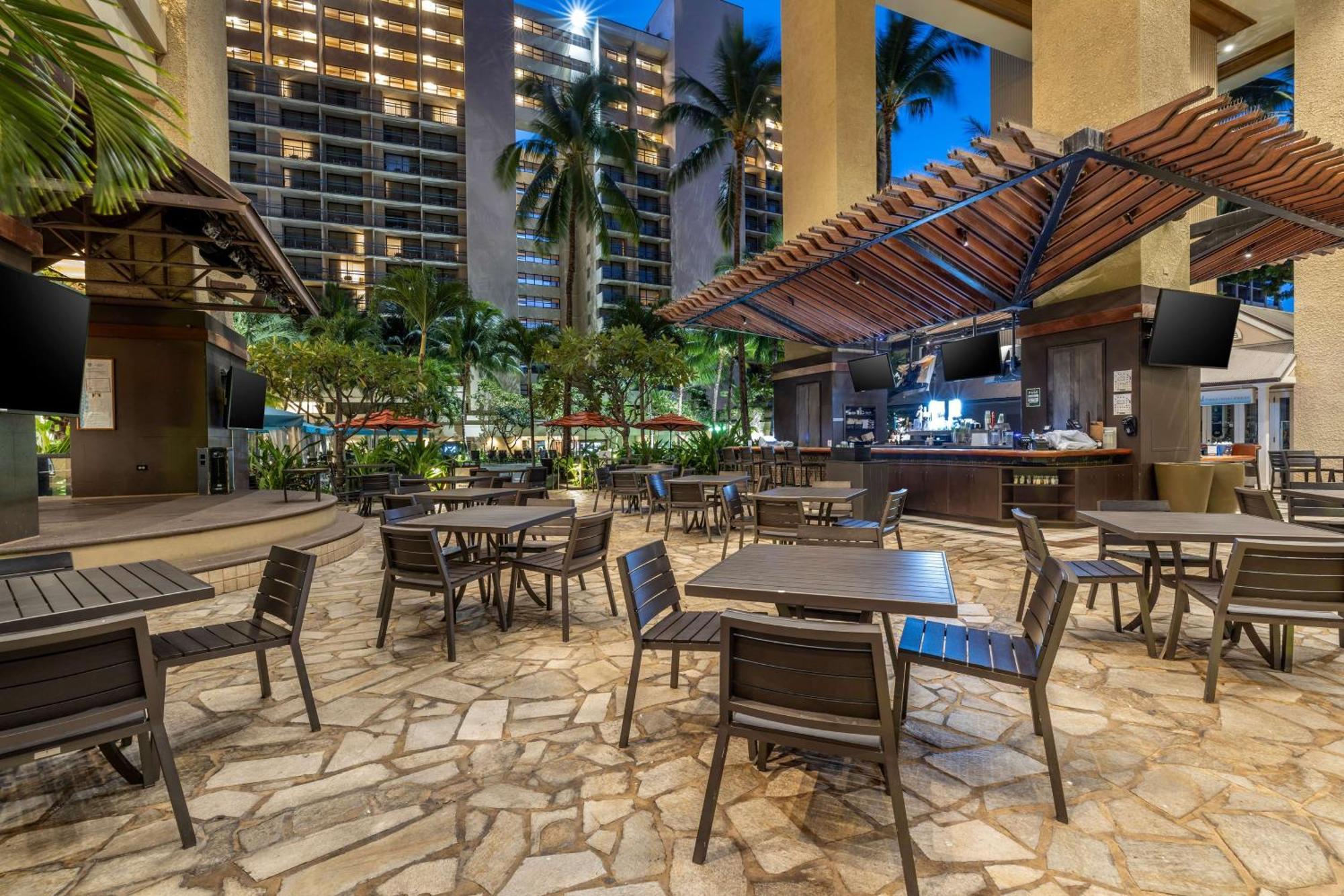 Отель Hilton Grand Vacation Club The Grand Islander Waikiki Гонолулу Экстерьер фото